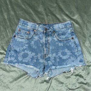 Levi's Blue Floral Jean Shorts - size 25